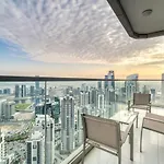 Classy 2Br At Paramount Tower Hotel And Residences Business Bay By Deluxe Holiday Homes